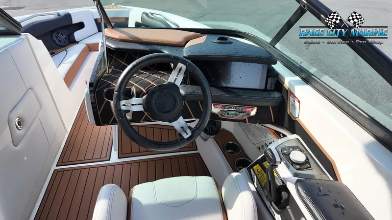 Slide: The Image of Nautique Super Air Nautique 230 2018 - 16