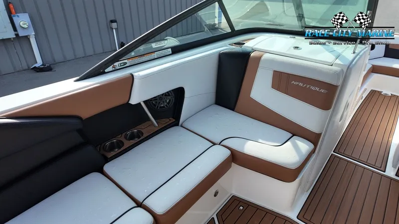 Slide: The Image of Nautique Super Air Nautique 230 2018 - 30