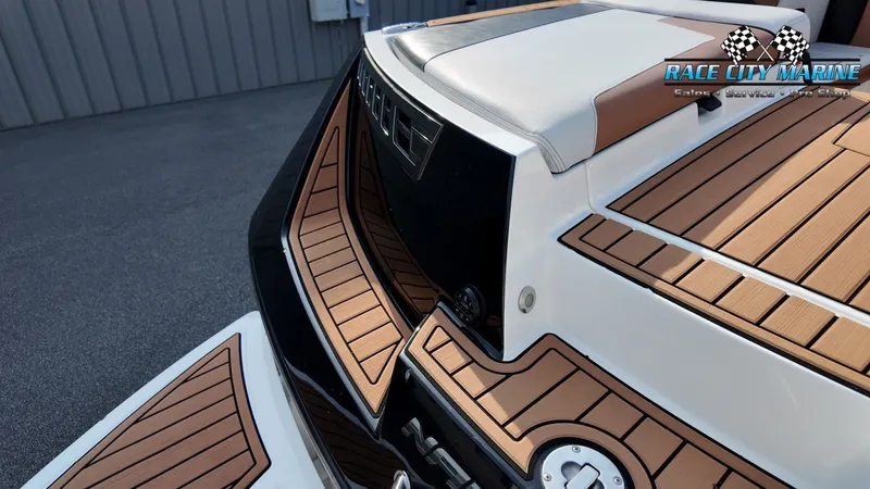 Slide: The Image of Nautique Super Air Nautique 230 2018 - 33