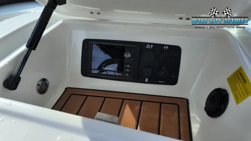 Slide: The Image of Nautique Super Air Nautique 230 2018 - 35