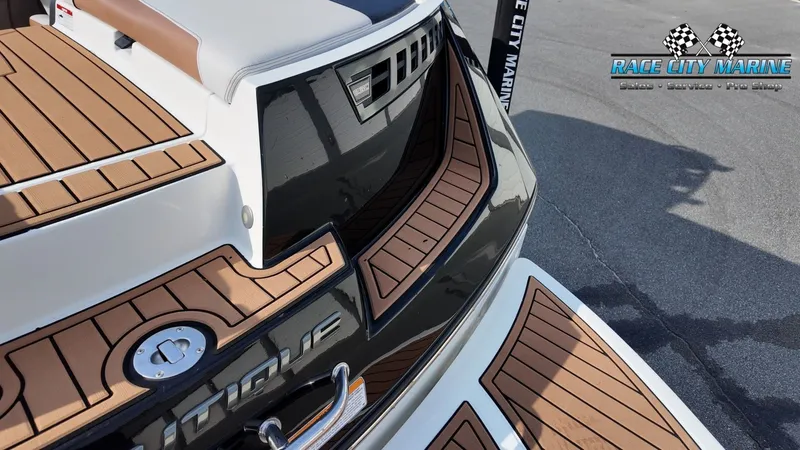 Slide: The Image of Nautique Super Air Nautique 230 2018 - 17