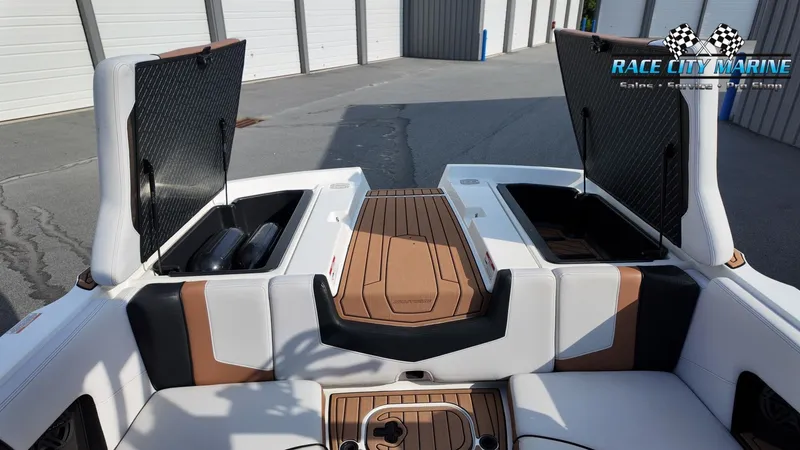 Slide: The Image of Nautique Super Air Nautique 230 2018 - 13