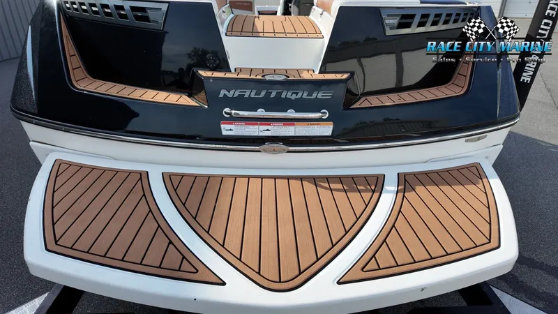 Slide: The Image of Nautique Super Air Nautique 230 2018 - 36