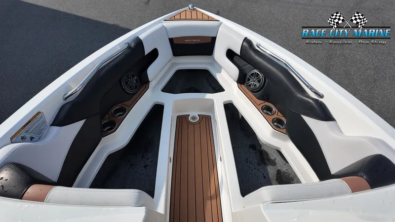 Slide: The Image of Nautique Super Air Nautique 230 2018 - 28