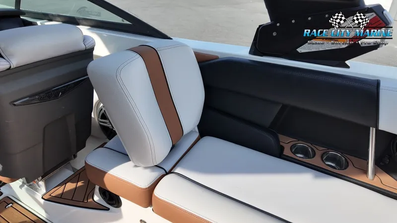 Slide: The Image of Nautique Super Air Nautique 230 2018 - 11