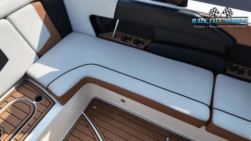 Slide: The Image of Nautique Super Air Nautique 230 2018 - 18
