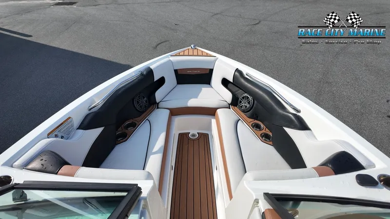 Slide: The Image of Nautique Super Air Nautique 230 2018 - 41