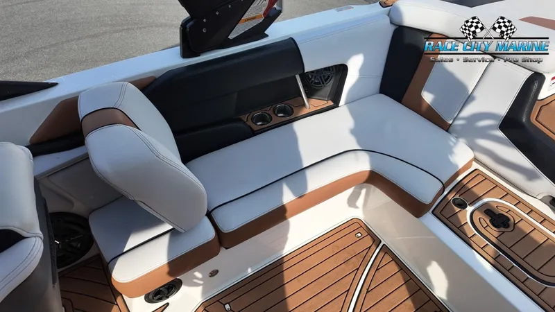 Slide: The Image of Nautique Super Air Nautique 230 2018 - 34