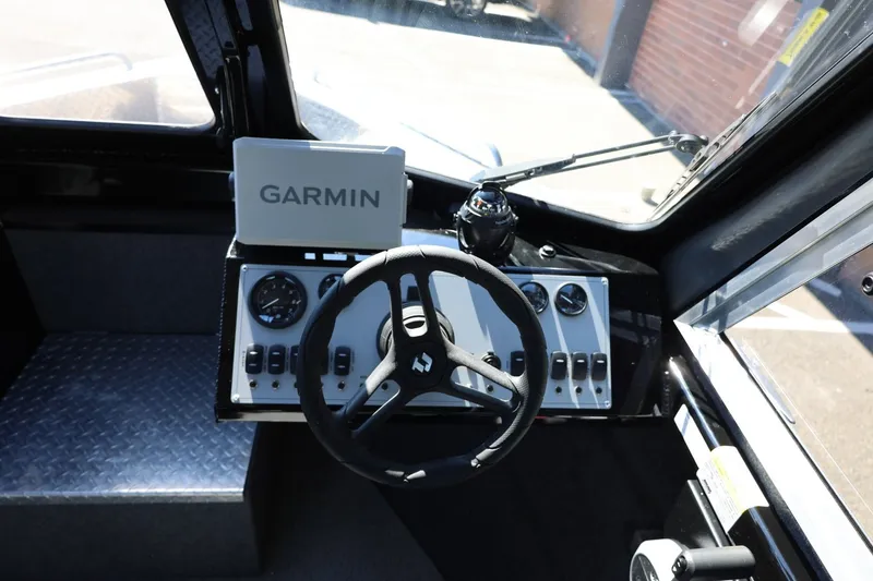 Slide: The Image of 2025 Thunder Jet 200 Luxor boat dashboard with Garmin navigation system. - 44