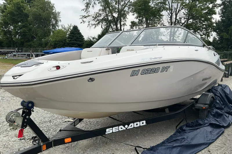The Image of Sea-Doo 210 Challenger SE 2010 - undefined