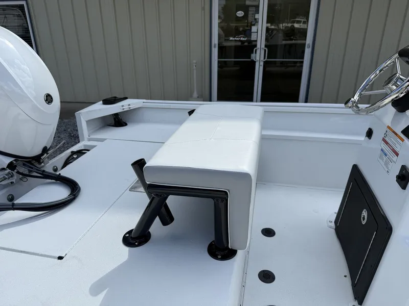 Slide: The Image of G3 Bay 17 BAY-F70 WHITE -ALUM TRAILER 2027 - 4