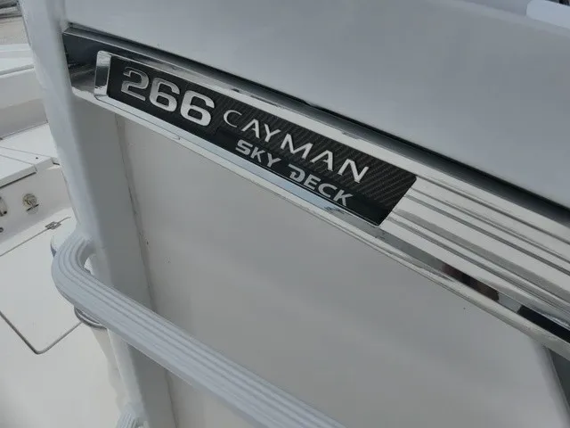 Slide: The Image of Robalo 266 Cayman SD 2023 - 14
