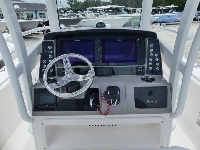 Slide: The Image of Robalo 266 Cayman SD 2023 - 11