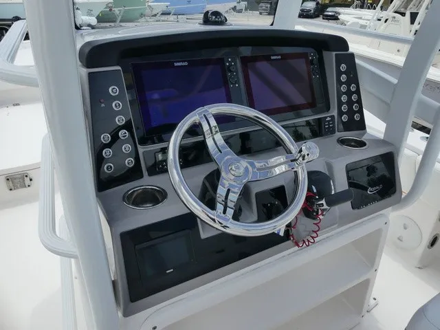 Slide: The Image of Robalo 266 Cayman SD 2023 - 12