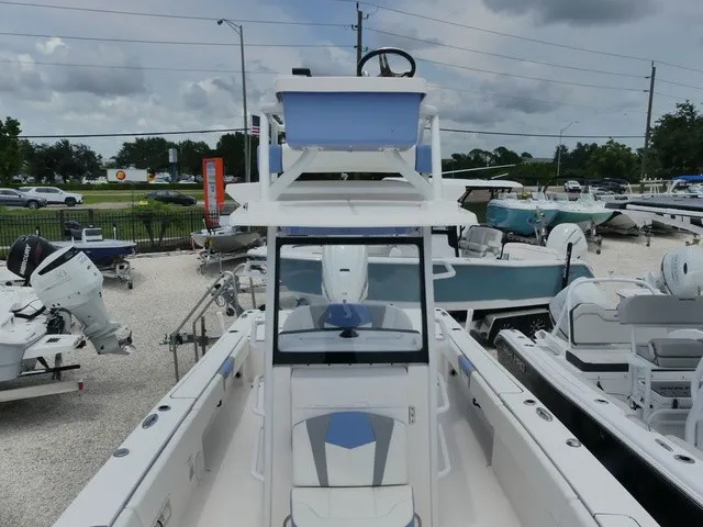Slide: The Image of Robalo 266 Cayman SD 2023 - 19