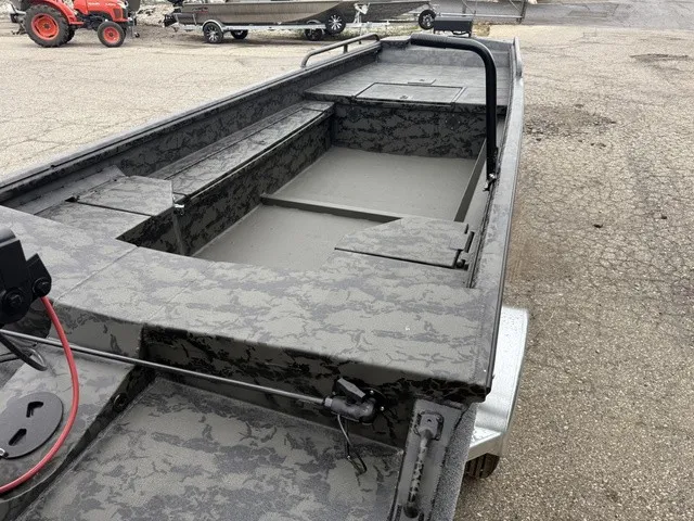 Slide: The Image of Gator-Tail GB 1750 Mid Savage 2026 - 7