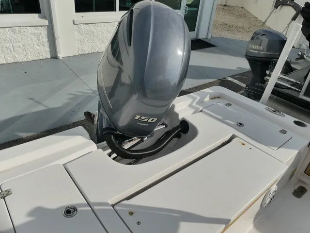 Slide: The Image of Sportsman Masters 207 Bay Boat 2022 - 5