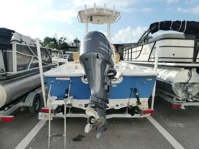Slide: The Image of Sportsman Masters 207 Bay Boat 2022 - 4