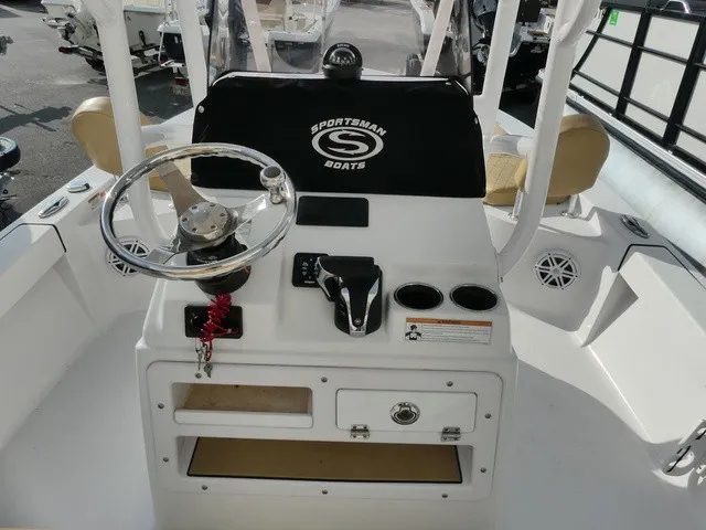 Slide: The Image of Sportsman Masters 207 Bay Boat 2022 - 7