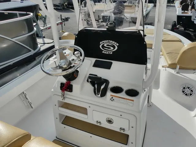 Slide: The Image of Sportsman Masters 207 Bay Boat 2022 - 6