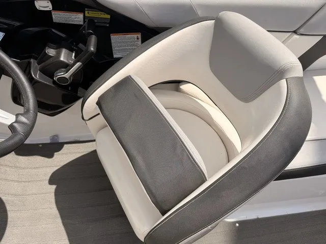 Slide: The Image of Yamaha 212SS 2013 - 18
