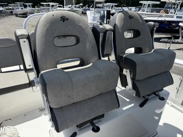 Slide: The Image of Sea Pro 245 FLX Center 2024 - 10