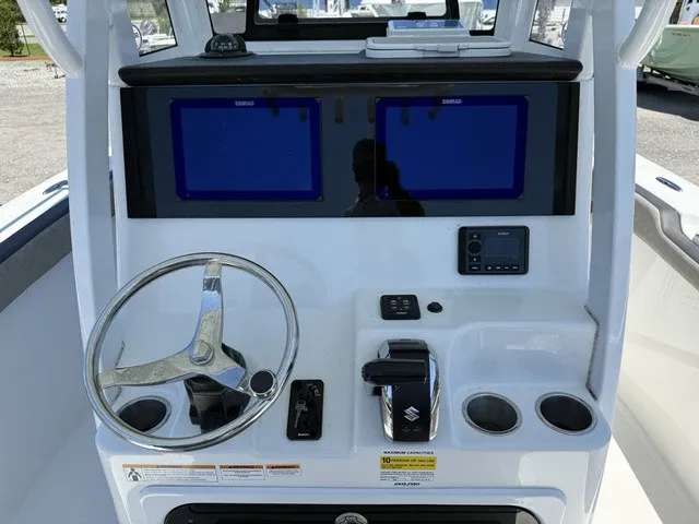 Slide: The Image of Sea Pro 245 FLX Center 2024 - 11