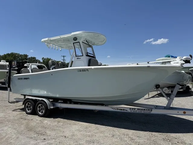 Slide: The Image of Sea Pro 245 FLX Center 2024 - 4