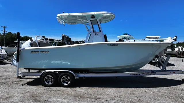 Slide: The Image of Sea Pro 245 FLX Center 2024 - 5