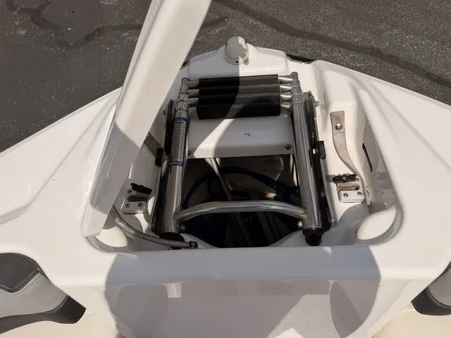 Slide: The Image of Yamaha 212SS 2013 - 33