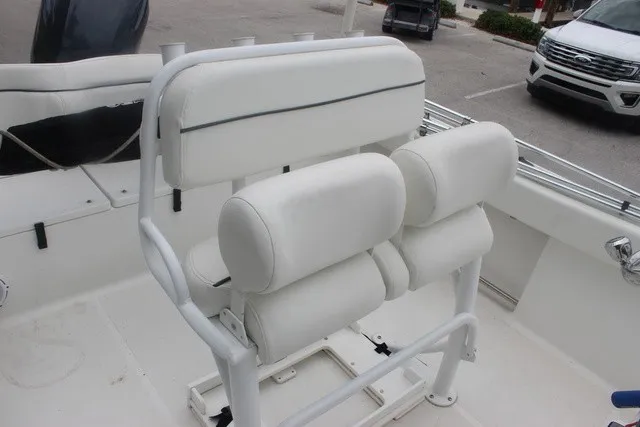 Slide: The Image of Sea Hunt Ultra 229 2021 - 16