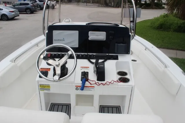 Slide: The Image of Sea Hunt Ultra 229 2021 - 15