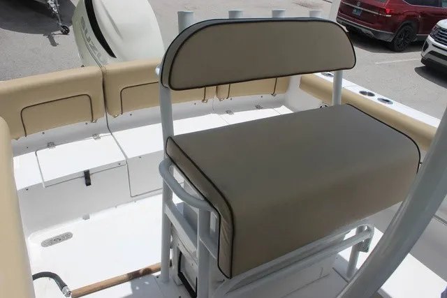 Slide: The Image of Sportsman Heritage 231 Center Console 2018 - 17