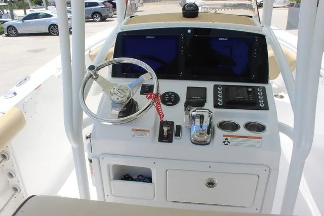 Slide: The Image of Sportsman Heritage 231 Center Console 2018 - 15