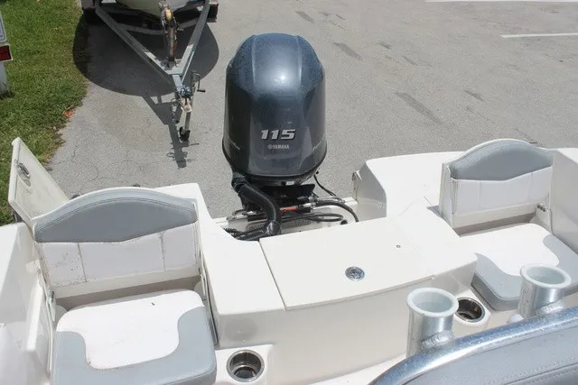 Slide: The Image of Robalo R180 Center Console 2021 - 16