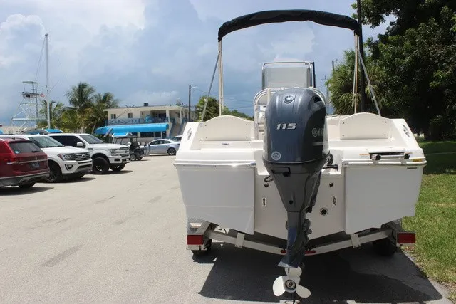 Slide: The Image of Robalo R180 Center Console 2021 - 6
