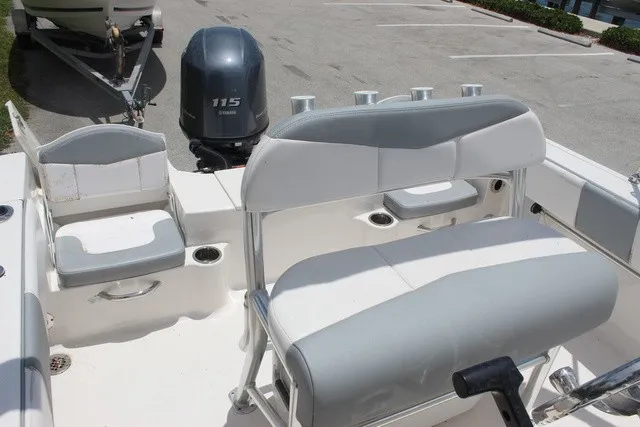 Slide: The Image of Robalo R180 Center Console 2021 - 15