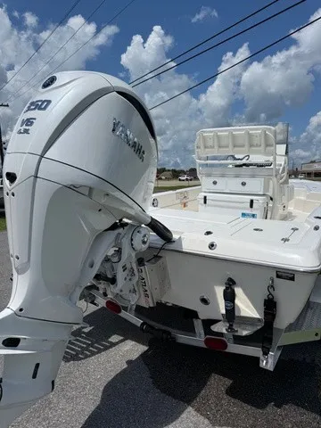 Slide: The Image of Skeeter SX241 2026 - 9