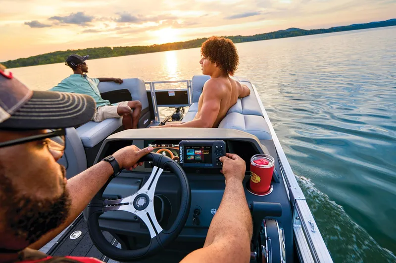 Slide: The Image of Sun Tracker SportFish 22 XP3 2026 - 14