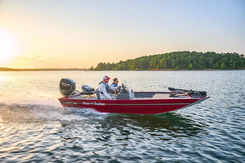 Slide: The Image of Tracker Bass Tracker Classic XL 2026 - 58