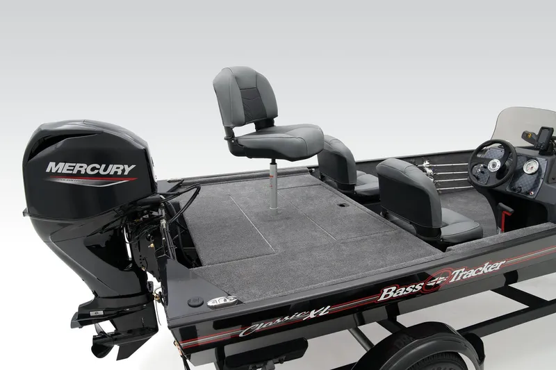 Slide: The Image of Tracker Bass Tracker Classic XL 2026 - 25