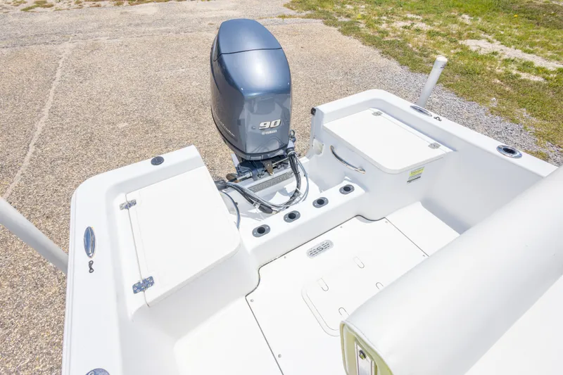 Slide: The Image of 2015 Sportsman Island Reef 17 Center Console with Yamaha 90 outboard motor. - 30