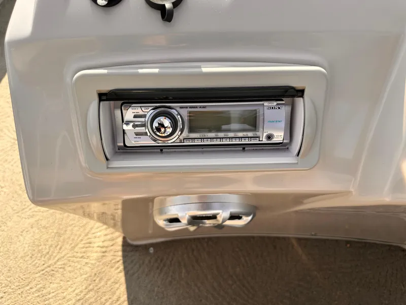 Slide: The Image of 2015 Bennington S24 boat stereo system with control panel. - 19