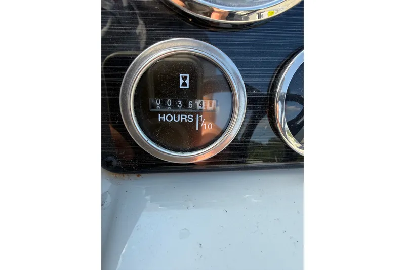 Slide: The Image of Hour meter showing 364.1 hours on 2024 Sylvan Mirage 820 LZ boat. - 14
