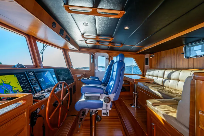 Slide: The Image of Pilothouse and convertible settee - 41