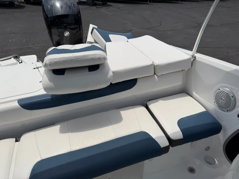 Slide: The Image of Tahoe 185 S 2022 - 14