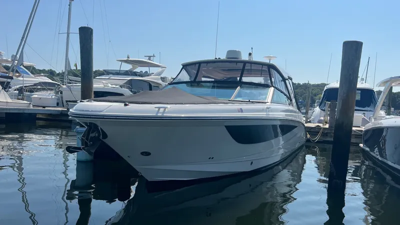 Slide: The Image of Sea Ray SLX 400 Outboard 2019 - 1