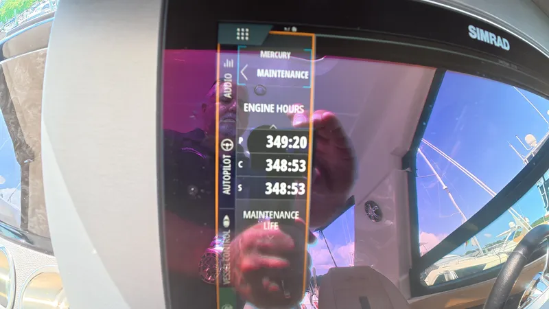 Slide: The Image of Sea Ray SLX 400 Outboard 2019 - 43