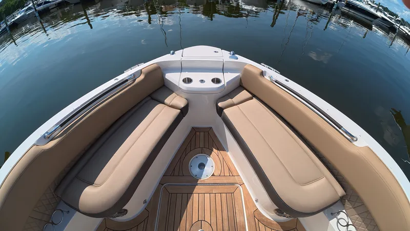 Slide: The Image of Sea Ray SLX 400 Outboard 2019 - 48