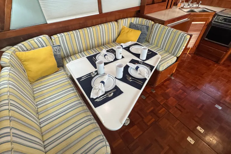 Slide: The Image of Dinette Seating - 30